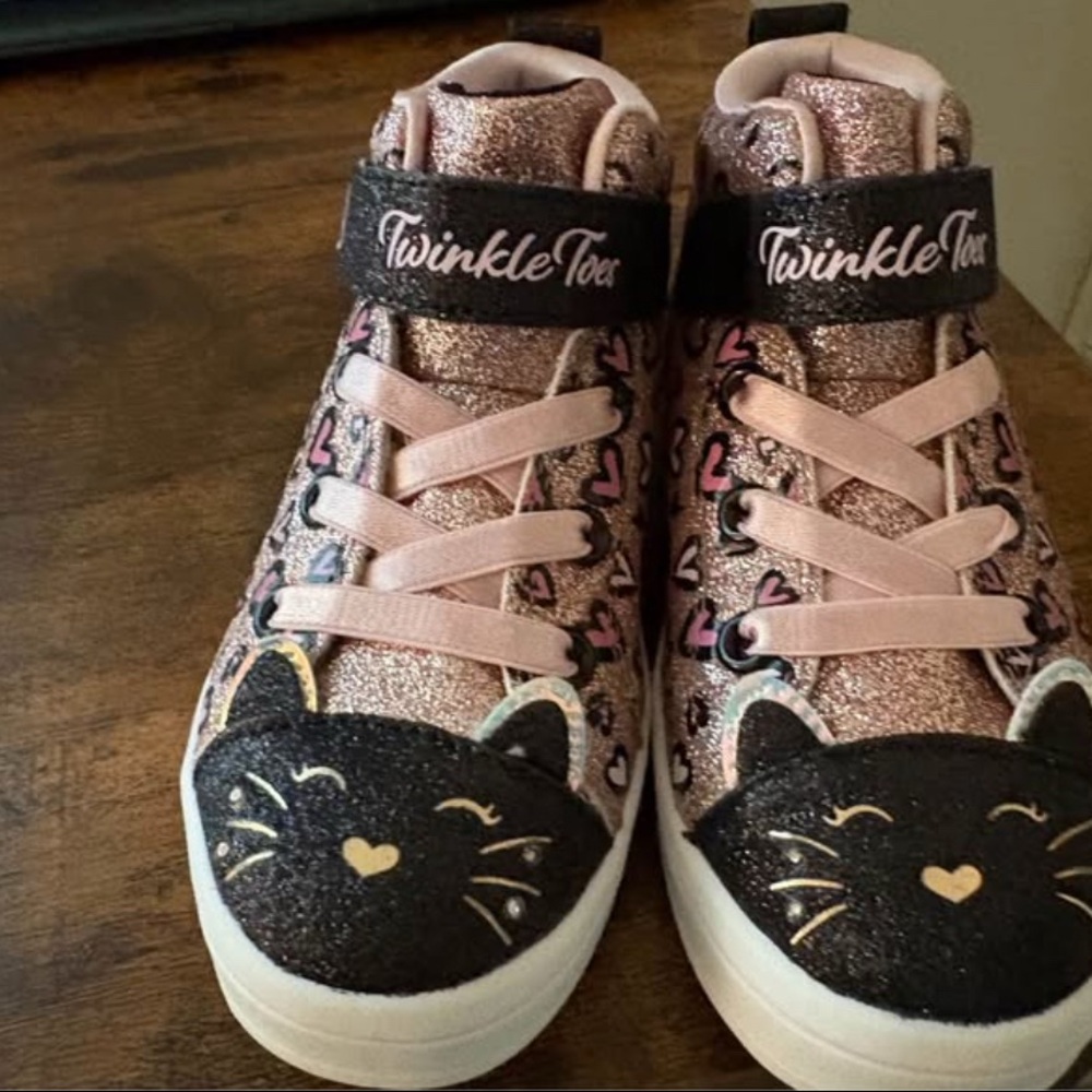 Twinkle Toes Cat Glitter/Light-Up Sneakers - Pink and Black